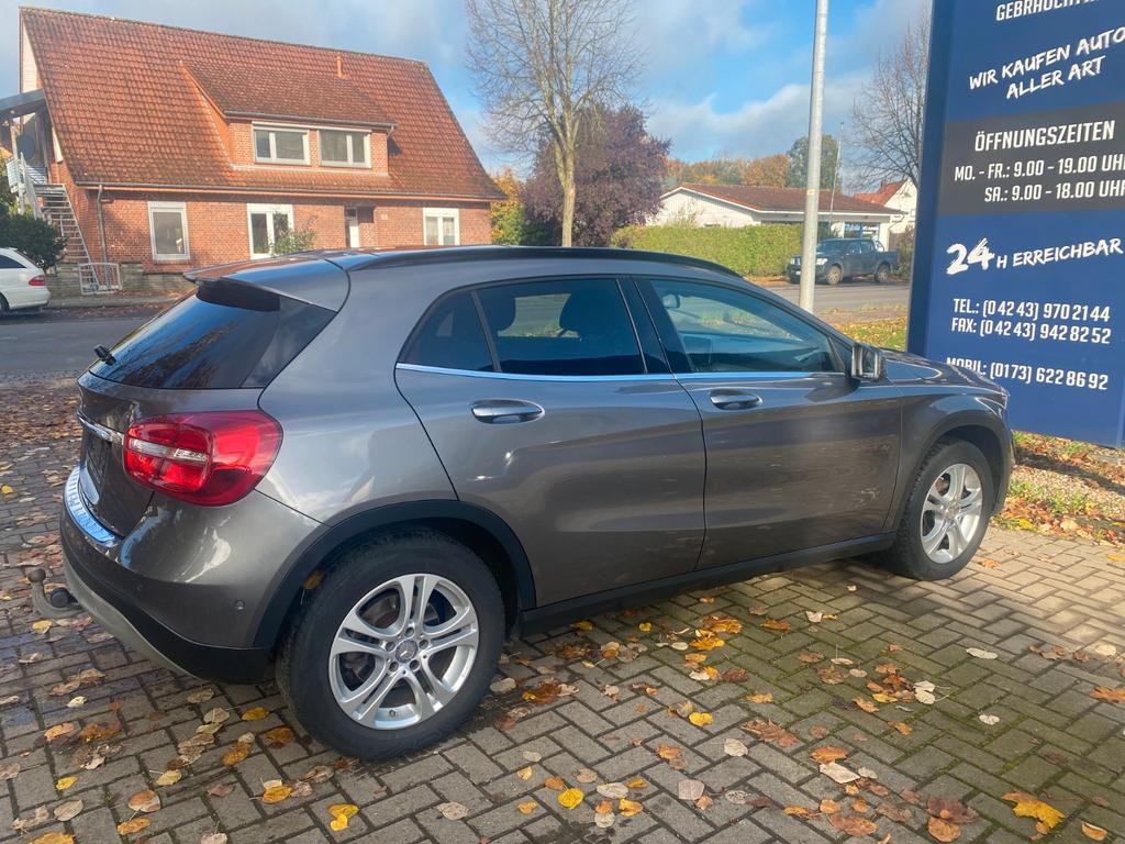 Mercedes-Benz GLA 220