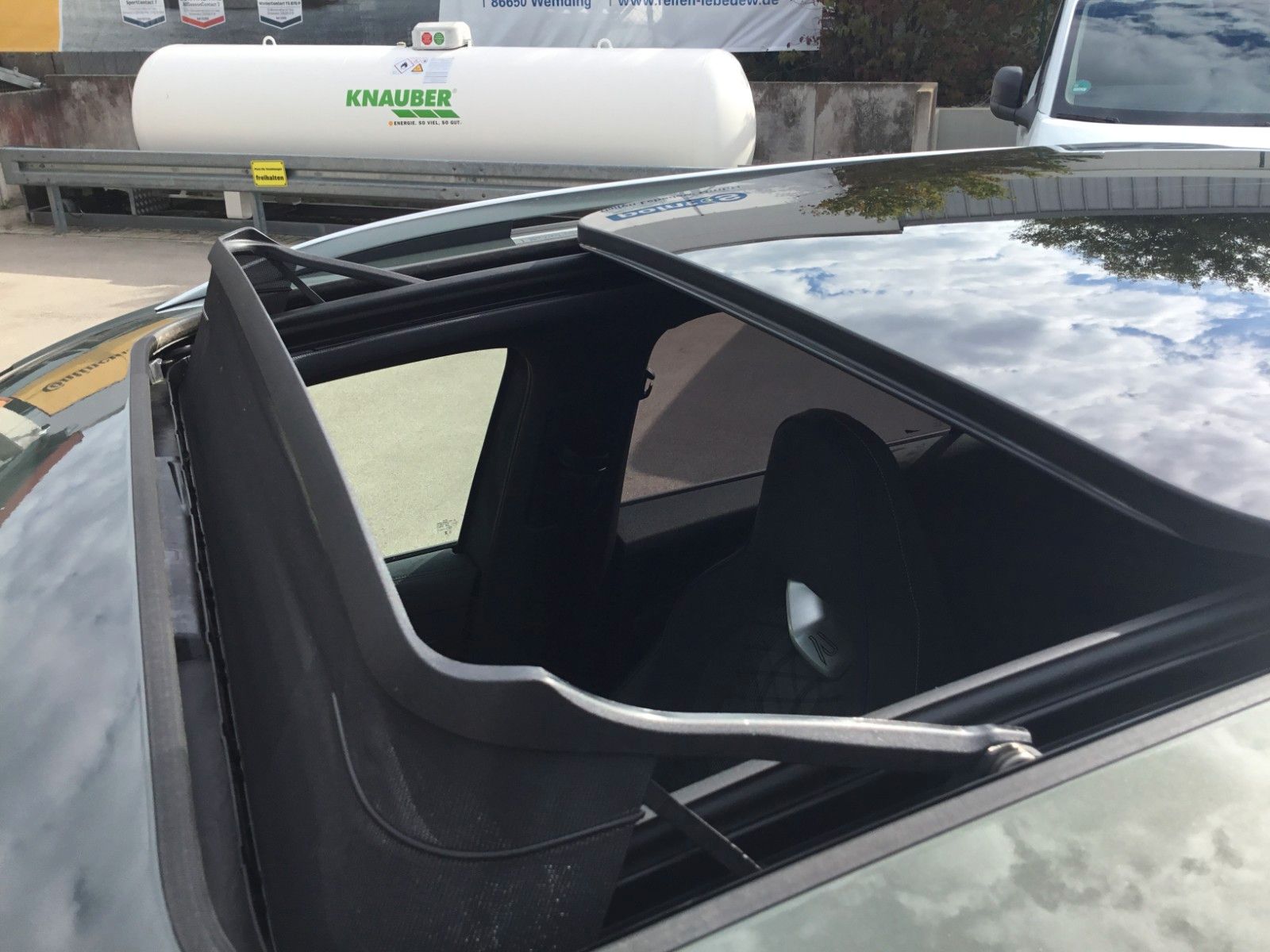 Fahrzeugabbildung Volkswagen Tiguan 2.0 TDI DSG 4M R-Line+AHK+20"+Matrix+Pano