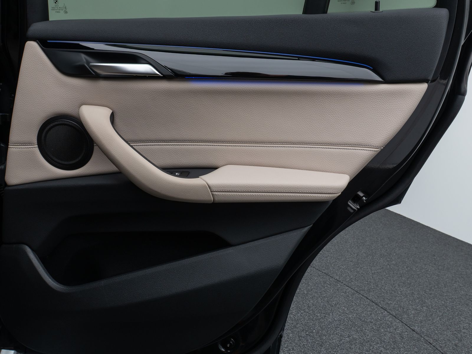 Fahrzeugabbildung BMW X1 xD20i xLine Kamera HUD DAB HiFi Komfort Sport