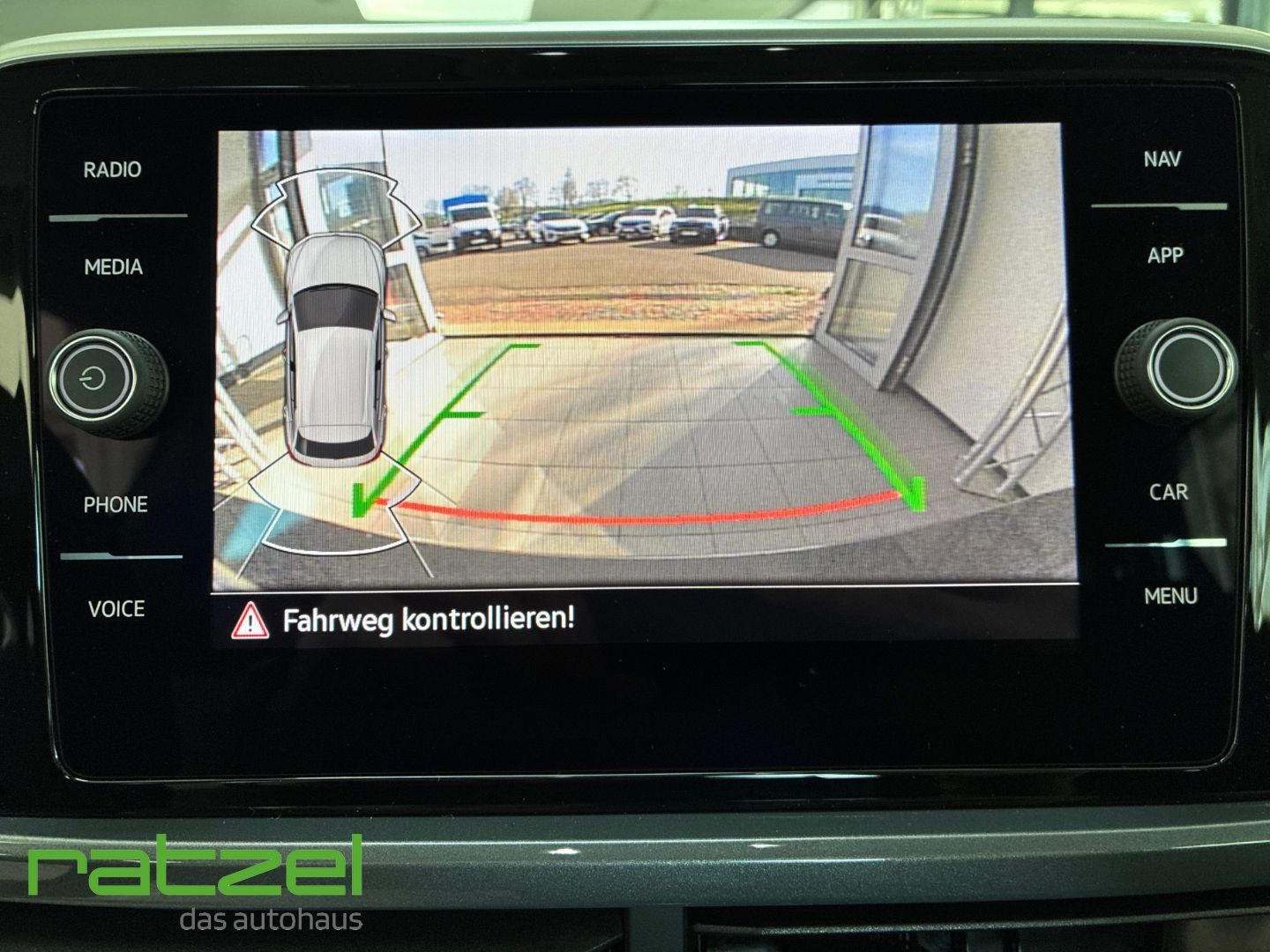 Fahrzeugabbildung Volkswagen T-Roc Style 1.5 l TSI DKG Dig. Cockpit LED ACC E