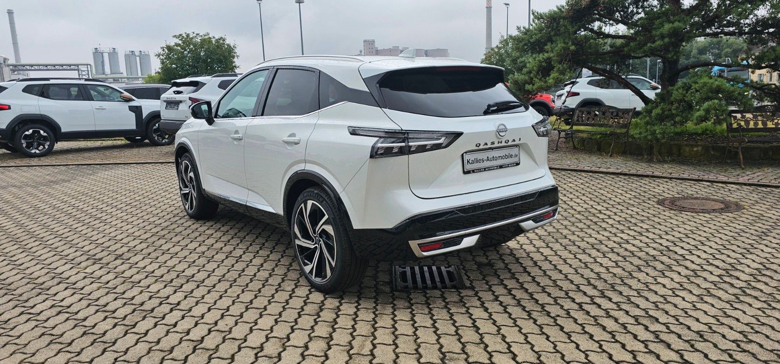 Fahrzeugabbildung Nissan Qashqai 1.3 MHEV Tekna+ PANO+HUD+BOSE+SHZ