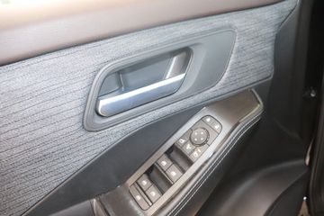 Fotografie des Nissan X-Trail 1.5 VC-T e-POWER e-4ORCE N-Connecta