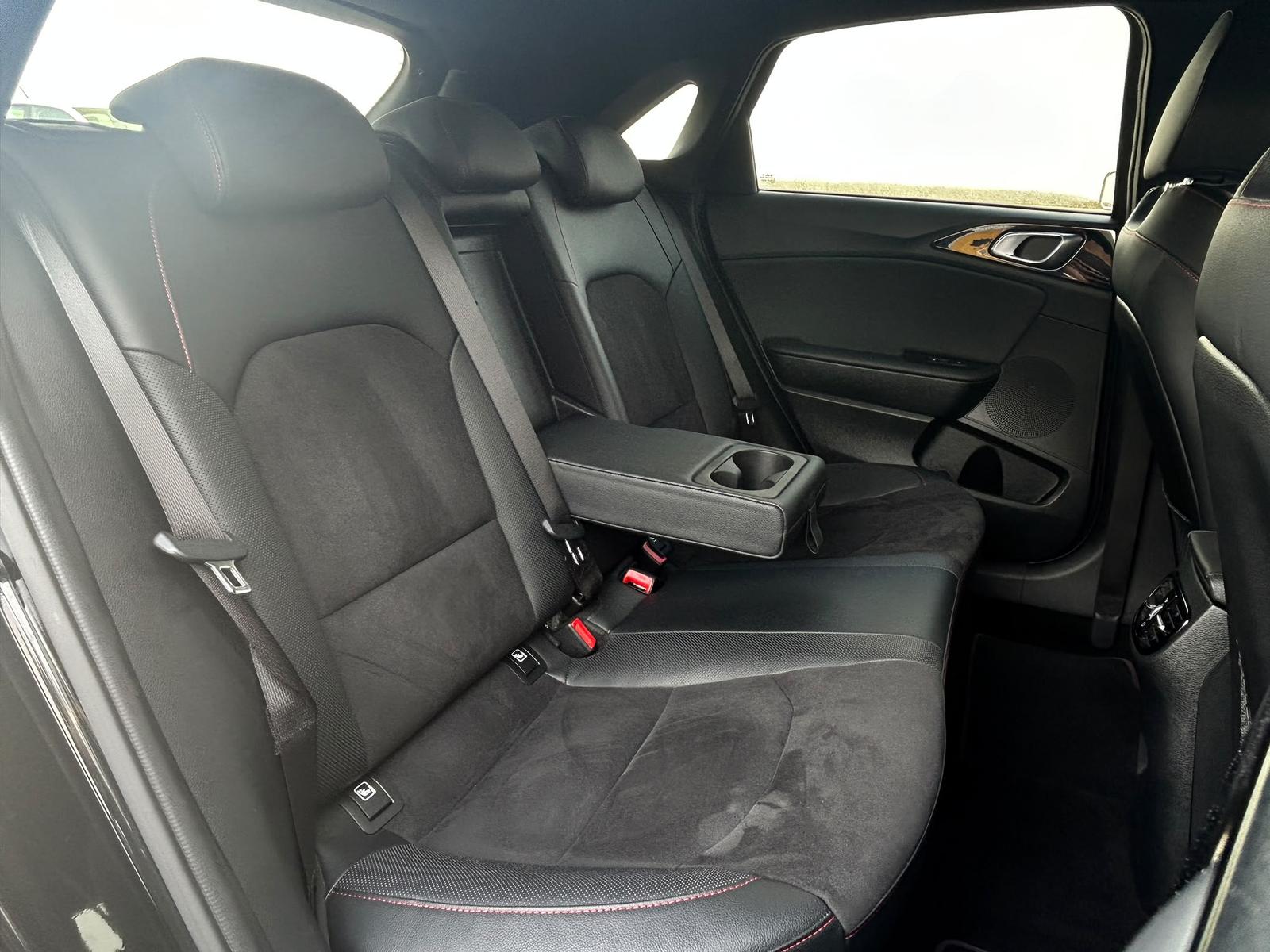 Kia Ceed GT 2.HD|AKPRAPOVIC|4xSHZ|KAMERA|18"|DIGITAL