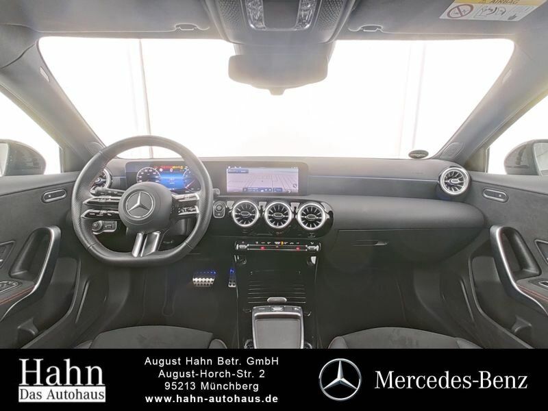 Fahrzeugabbildung Mercedes-Benz A 200 AMG/NIGHT/MULTIBEAM/KAMERA/WINTER/AMBI/.