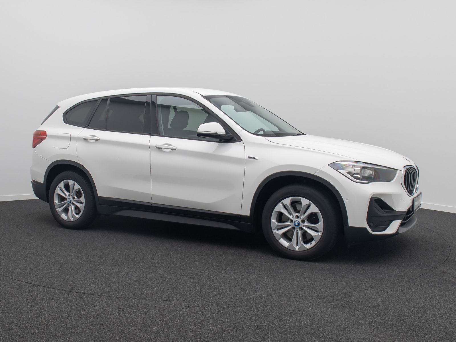 Fahrzeugabbildung BMW X1 xD25e GeschwindigReg ParkAss DAB Komfort NAVI
