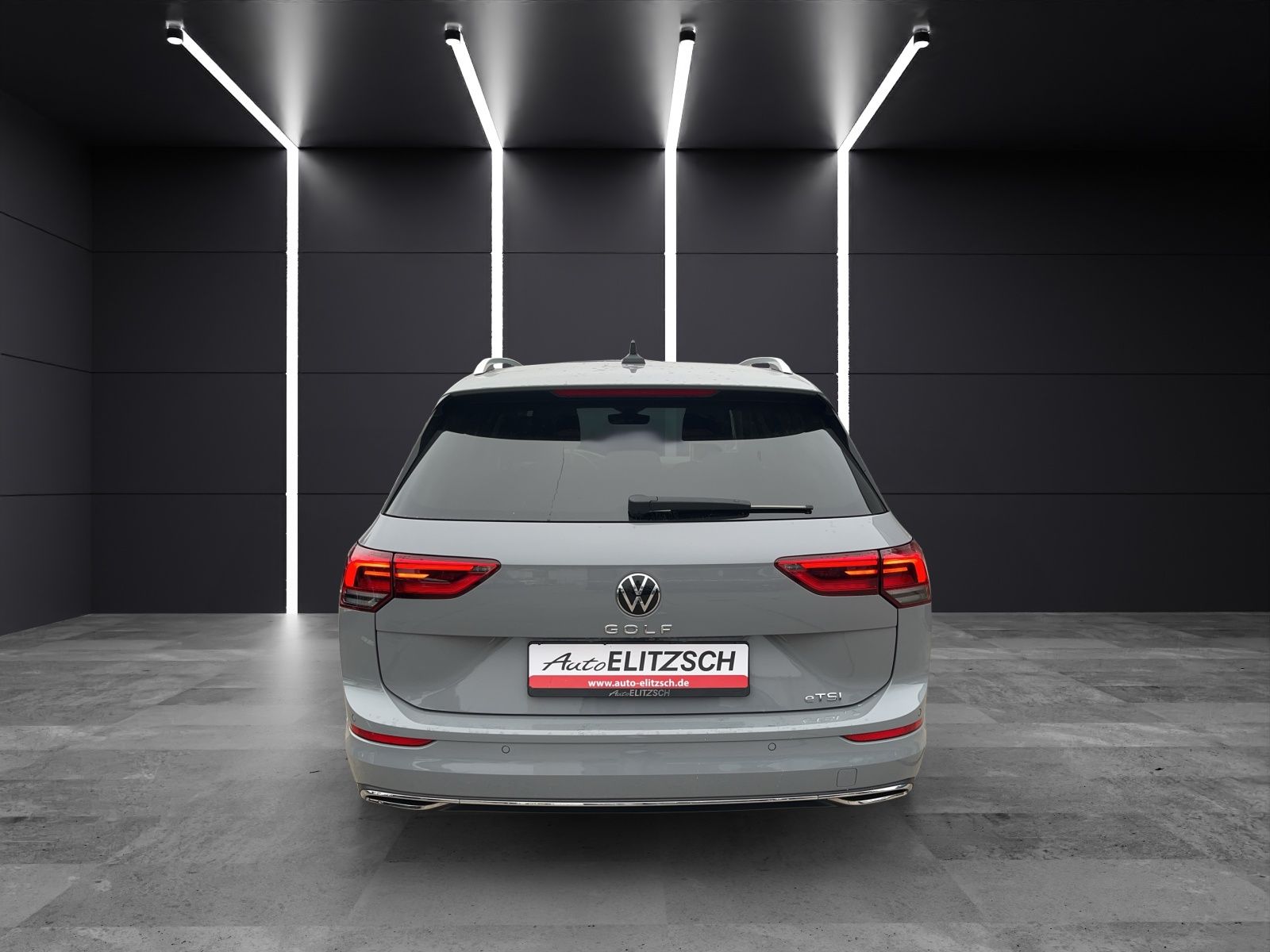 Fahrzeugabbildung Volkswagen Golf VIII Variant eTSI Active DSG LED ACC SHZ Na