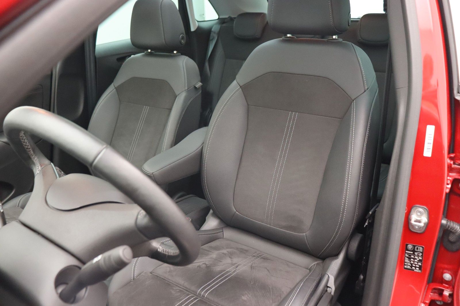 Fahrzeugabbildung Opel Crossland 1.2 Ultimate Paket NAVI HUD LED PANO