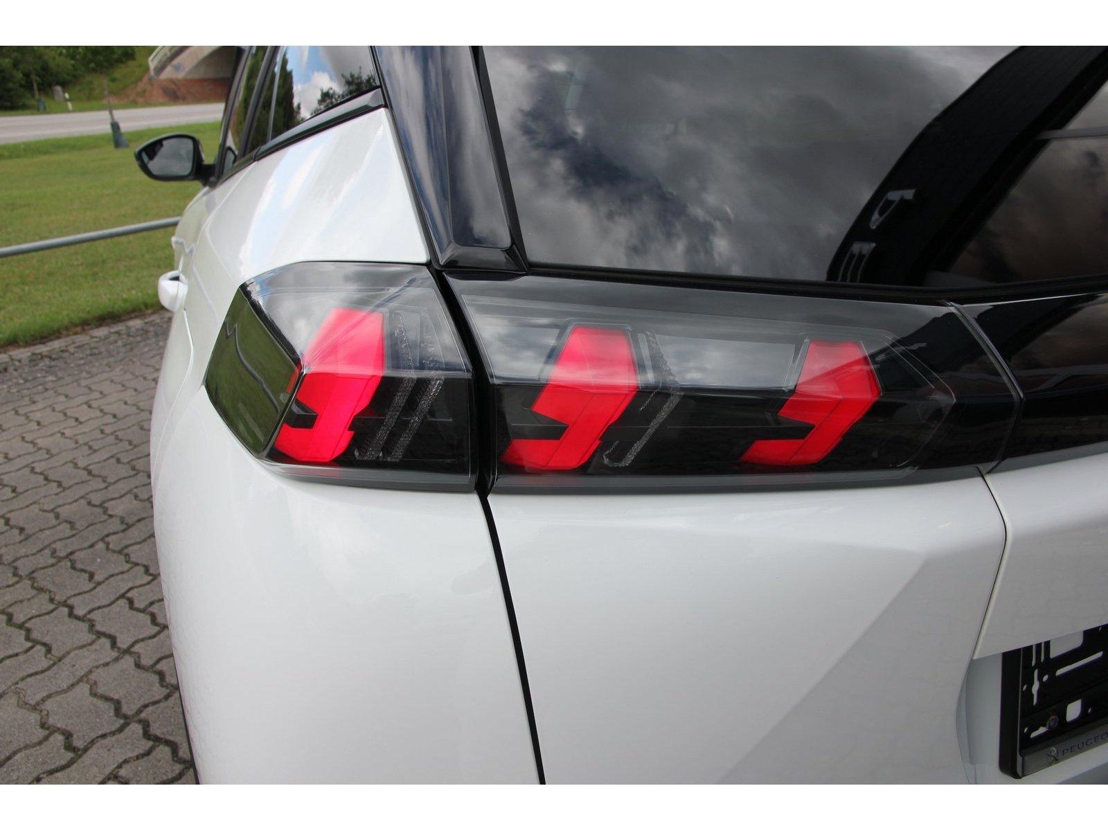 Peugeot 2008 Allure Pack BHDi 110 Navi SHZ RFK Carplay