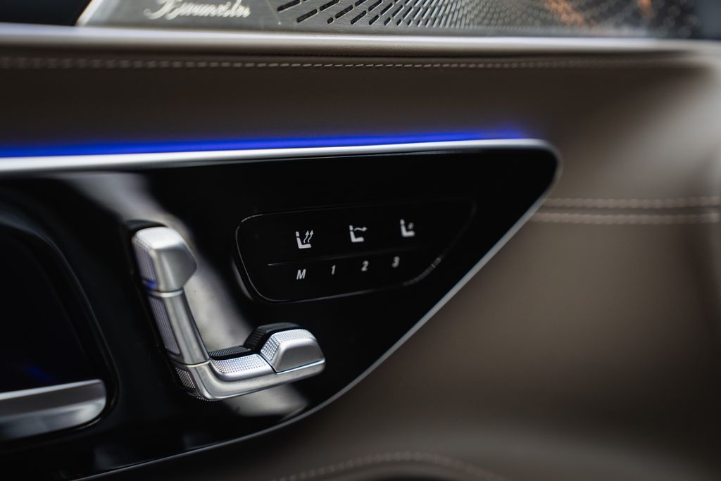 MERCEDES-BENZ SL 63 AMG*BURMESTER*360*HU* MANUFAKTUR*1.HAND MERCEDES-BENZ SL 63 AMG*BURMESTER*360*HU* MANUFAKTUR*1.HAND