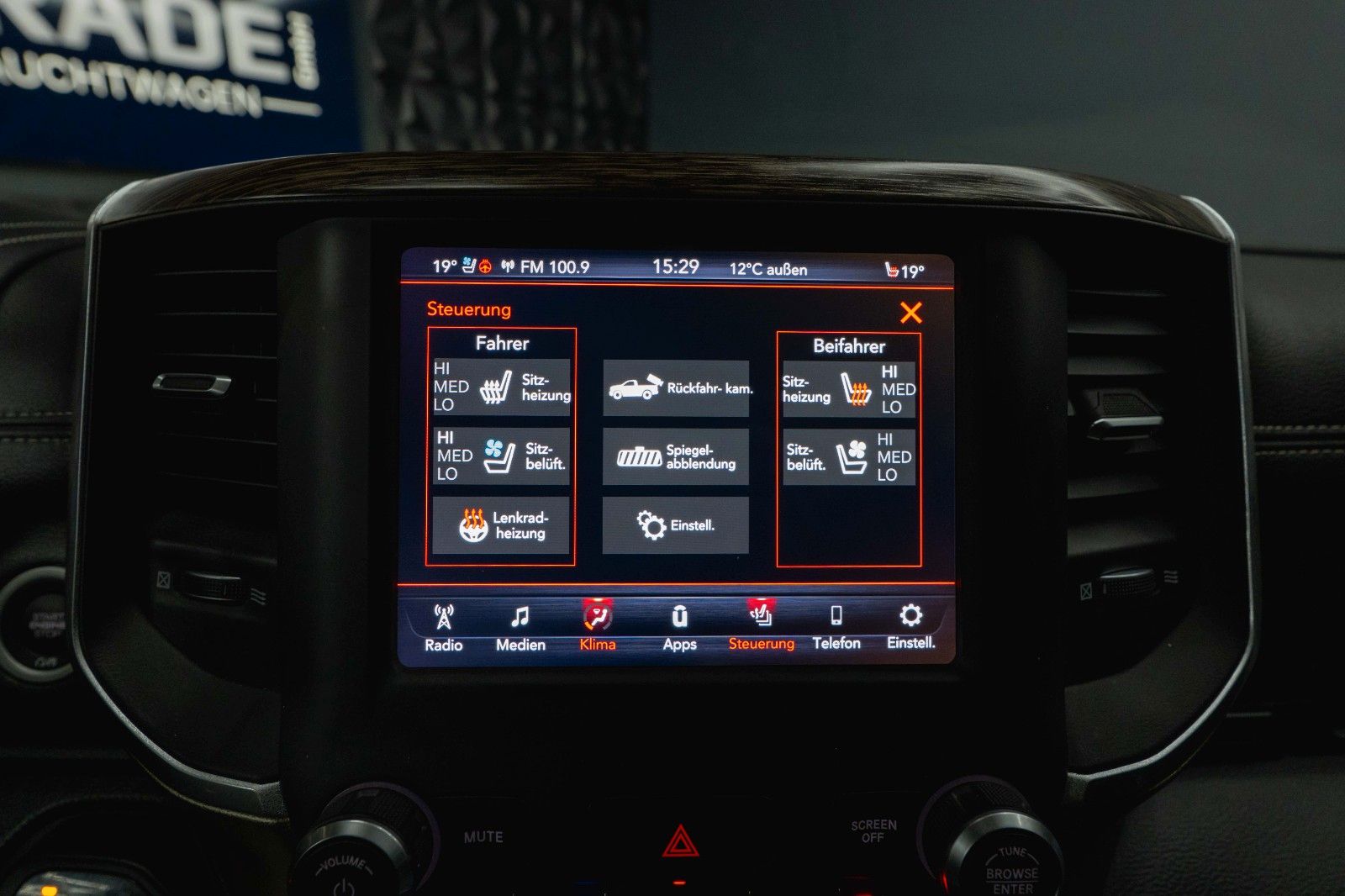 Fahrzeugabbildung Dodge RAM 5.7 V8 HEMI 4x4 Offroad LARAMIE Night 19%