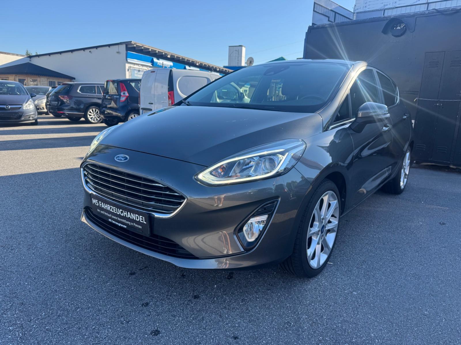 Ford Fiesta Titanium 1.0 *NAVI*SHZ*PDC*