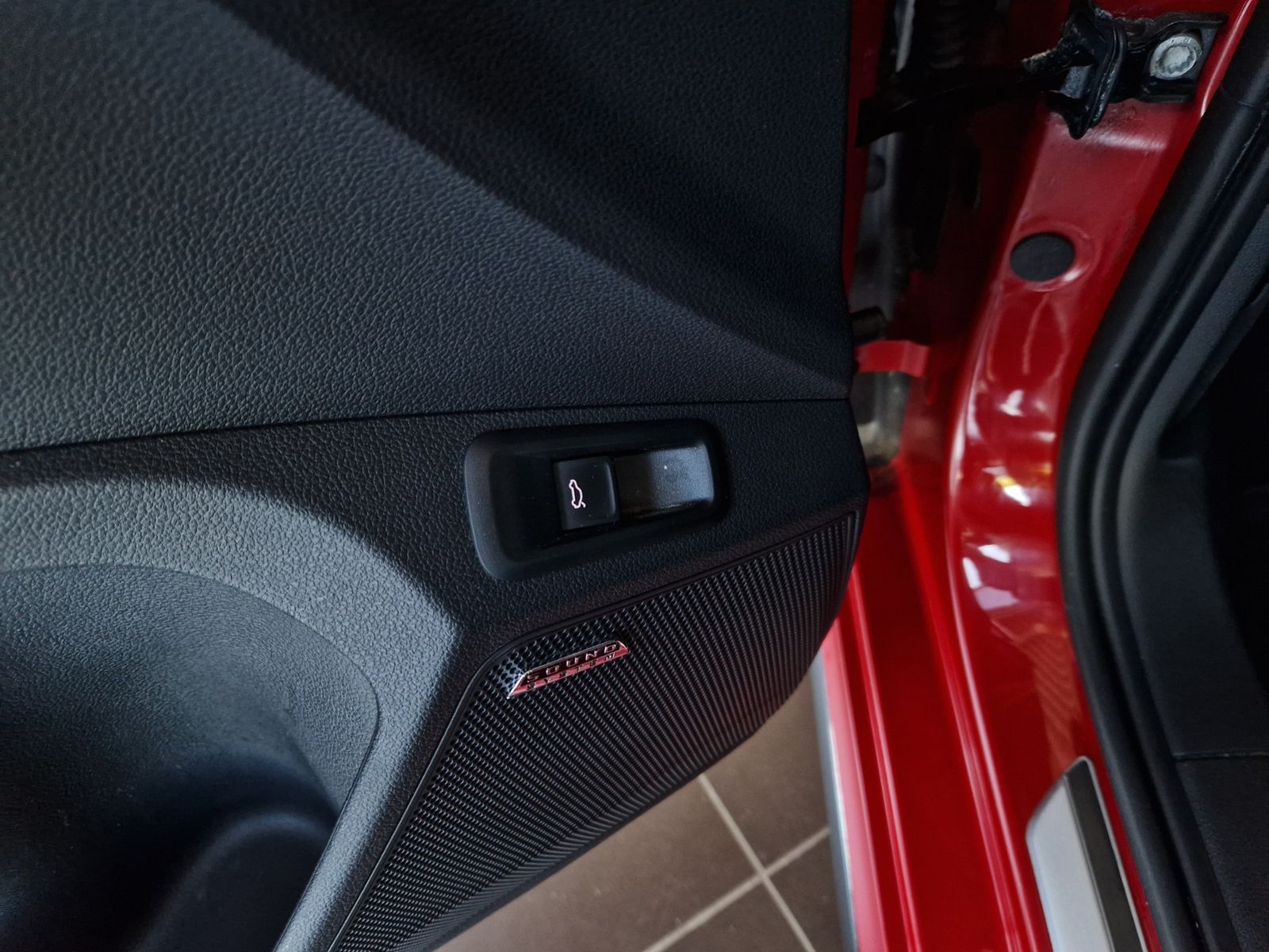 Fahrzeugabbildung SKODA Kamiq Monte Carlo AHK PANO LED NAVI