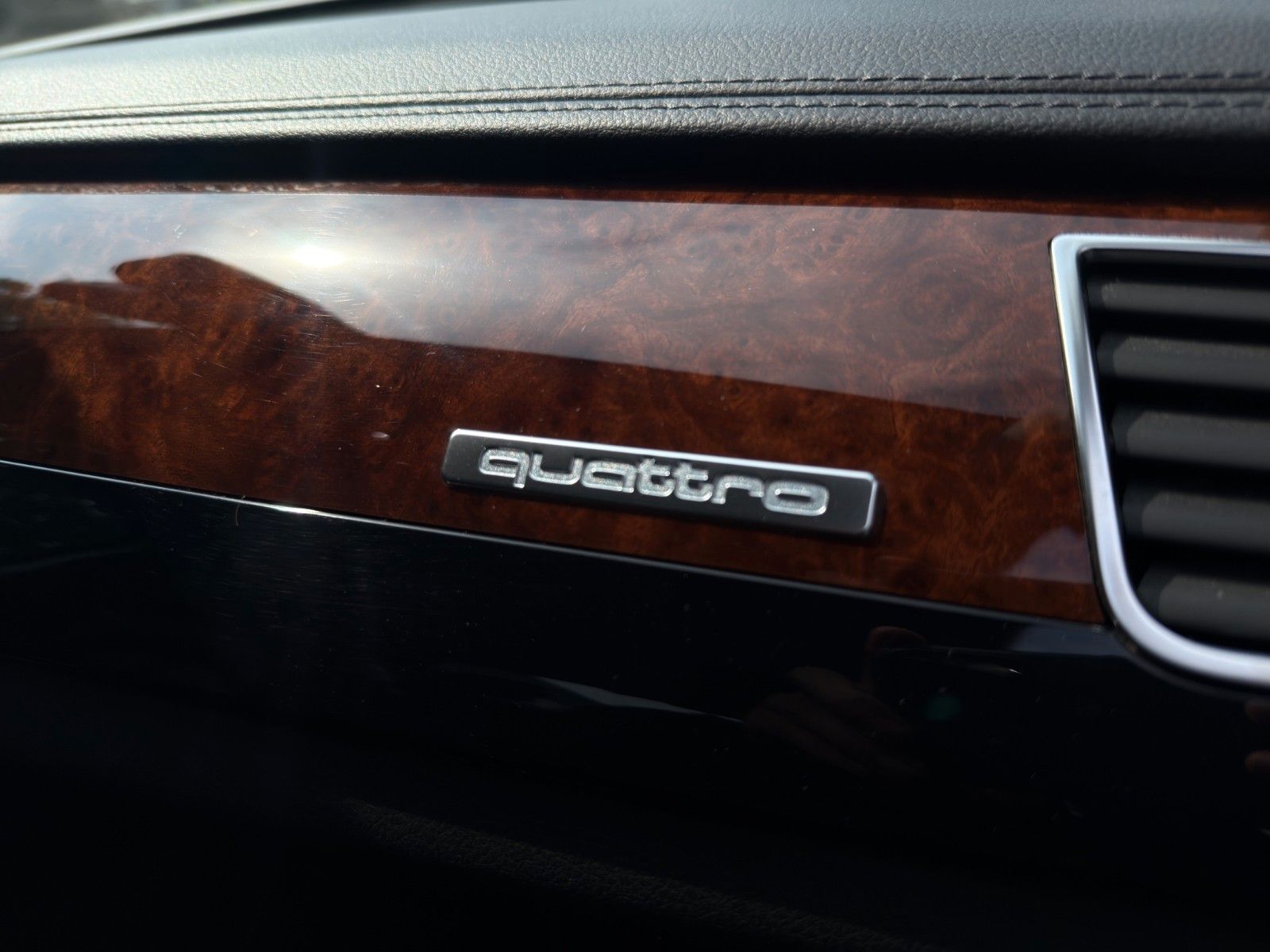 Fahrzeugabbildung Audi A8 quattro Keyless/Kamera/Memory/Bhz-Lenkrad