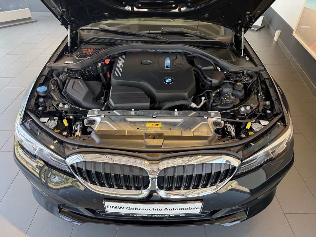 BMW 330e  Advantage KAM+KOMF+ACC+LASER+HUD+SPUR+DAB foto 12