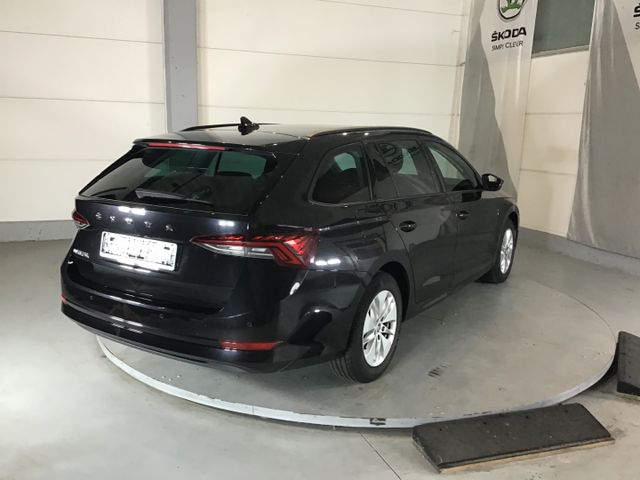 Fahrzeugabbildung Skoda Octavia Ambition 1.5 TSI Combi Navi/Tempo/RFK