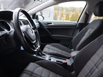 Volkswagen Golf - 9