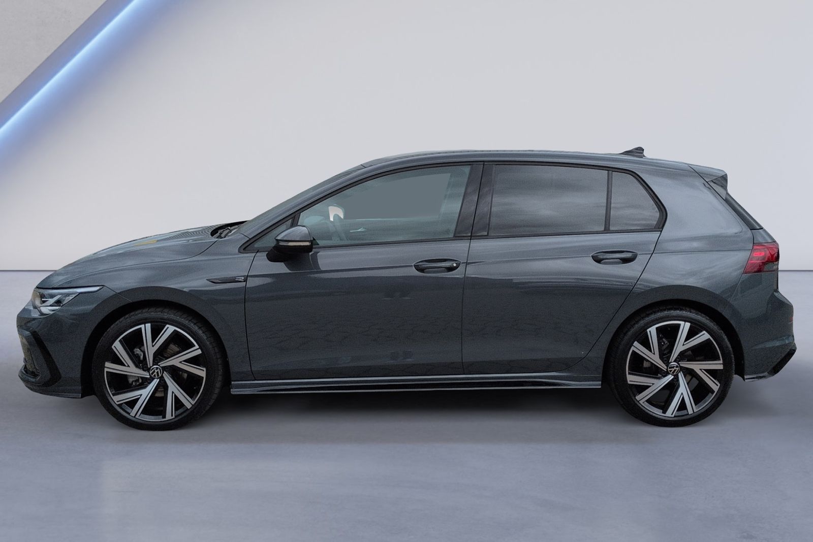 Golf VIII 1.5 TSI DSG R-Line KAMERA+NAVI+GRA+APP