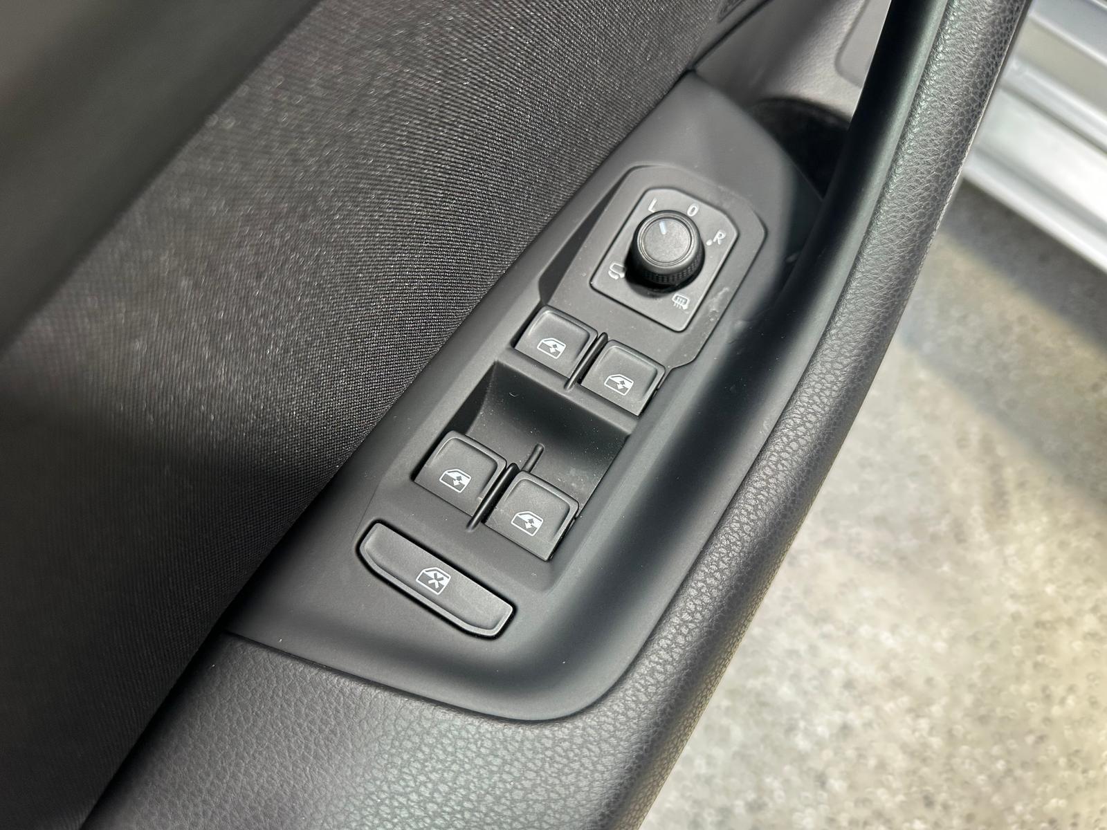 Volkswagen Passat 2.0 TDI Business AHZV Matrix HuD, миниатюра 13