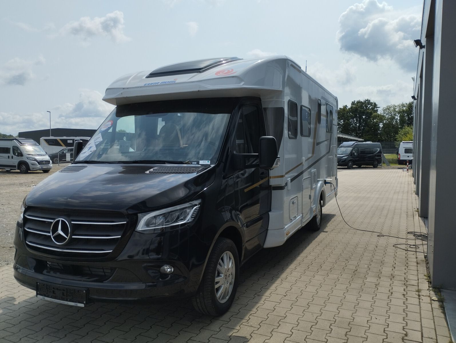 Fahrzeugabbildung Eura Mobil Profila T PT726QF Mondial-Pakete, Zusatzbett
