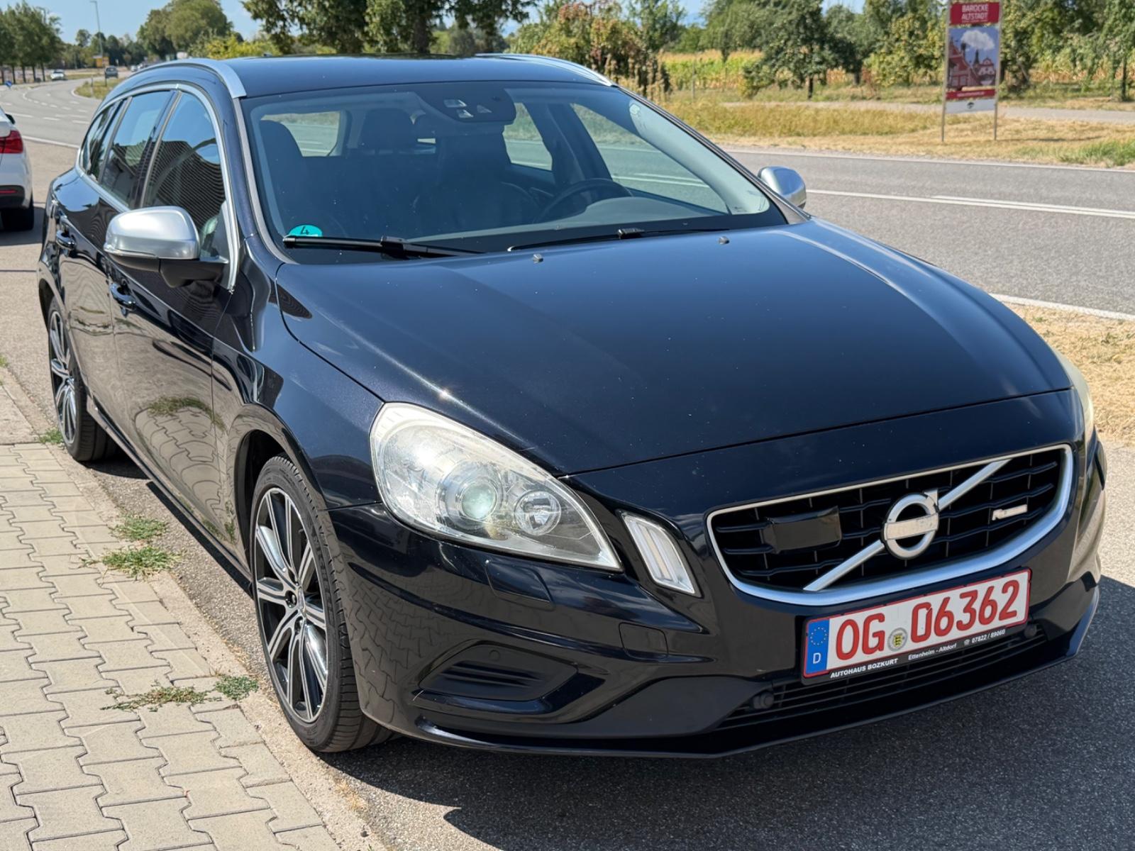 Volvo V60 Kombi R-Design/SHZ/AUTOMATIK/TÜV NEU/KLIMA/
