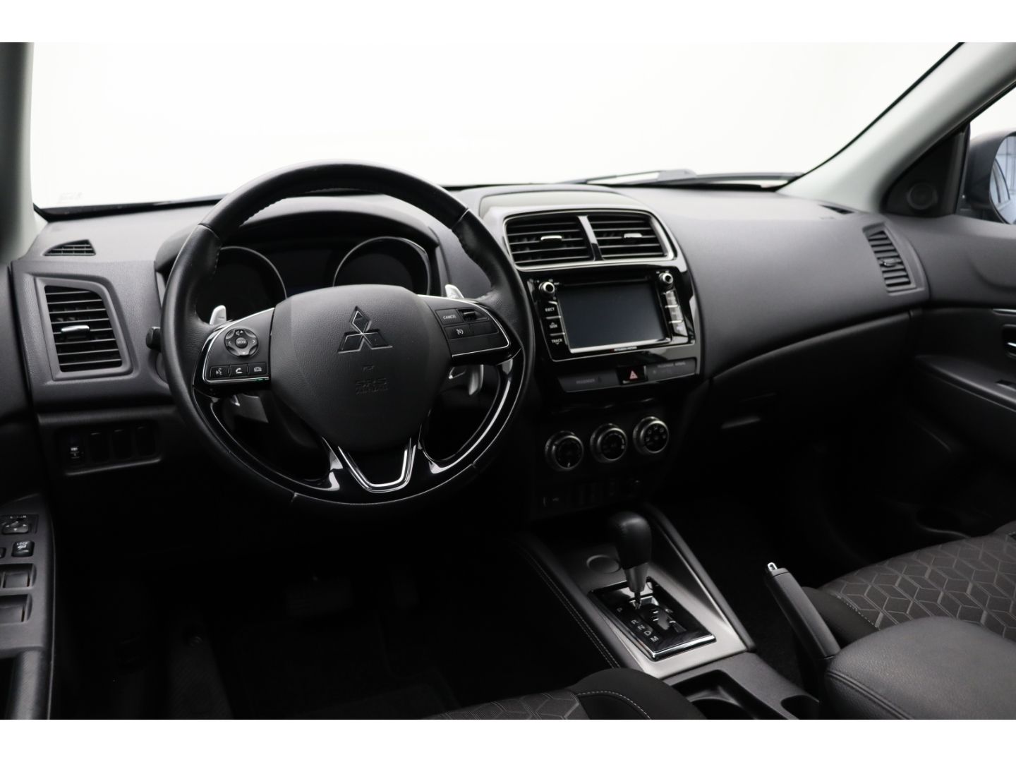 Fahrzeugabbildung Mitsubishi ASX 2.0 Intro Edition 2WD SHZ Klimaautomatik