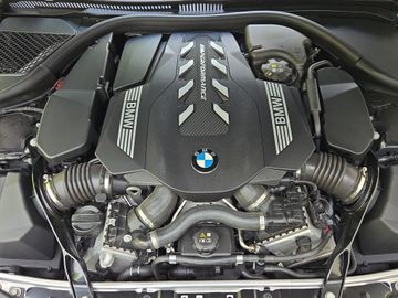 BMW M850 - 12