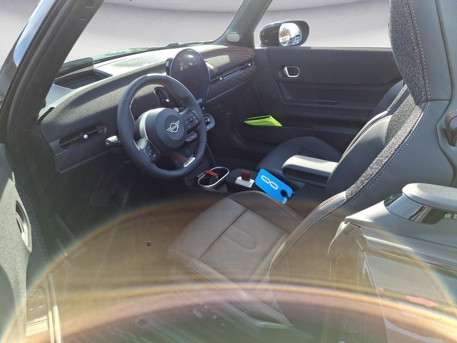 MINI Cooper S Cabrio John Cooper Works Trim, Paket M