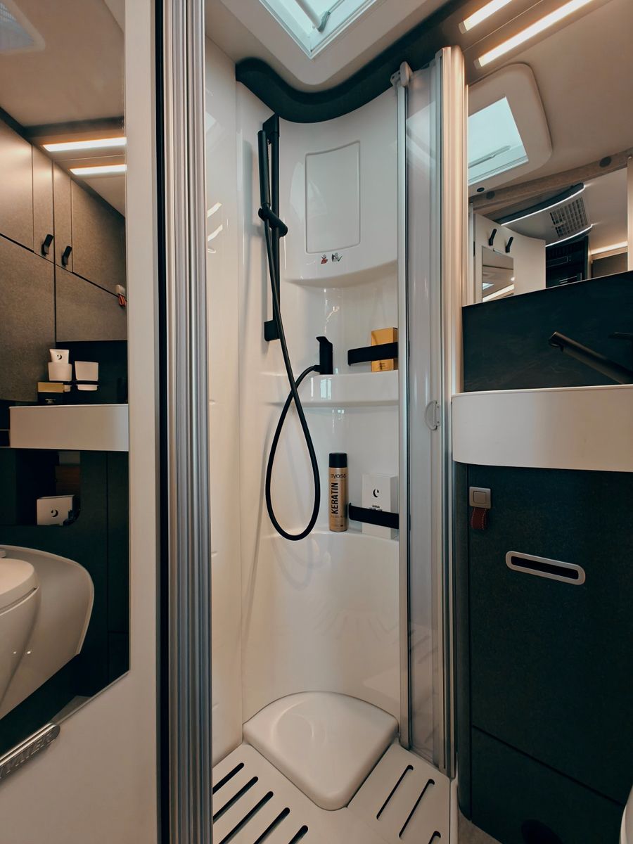 Fahrzeugabbildung HYMER / ERIBA / HYMERCAR ML - T 580 4x4² RSX PRO - PTS ACHATGRAU by palmo