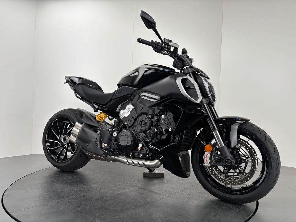 Fahrzeugabbildung Ducati DIAVEL V4 *SEITL. KENNZEICHENHALTER *NEUWERTIG