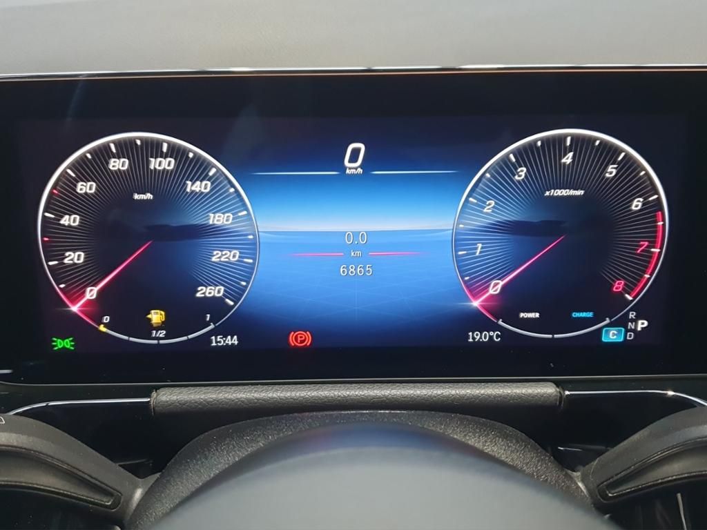 Fahrzeugabbildung Mercedes-Benz GLA 200 AMG*KeyLess*MULTIBEAM*SpurH*PDC*RFK*AHK