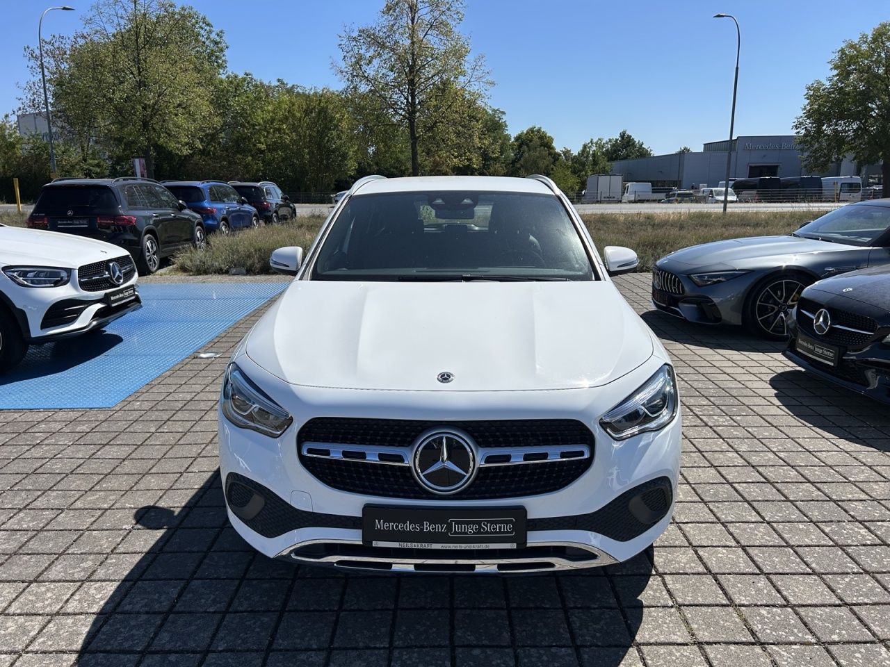 Mercedes-Benz GLA 200 d PROGRESSIVE+TOTW+KAM+LED+NAVI+ISOFIX++ imagem 3