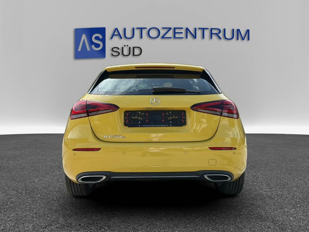 Mercedes-Benz A 250 e Progressive 360 KAM SHZ HUD LED