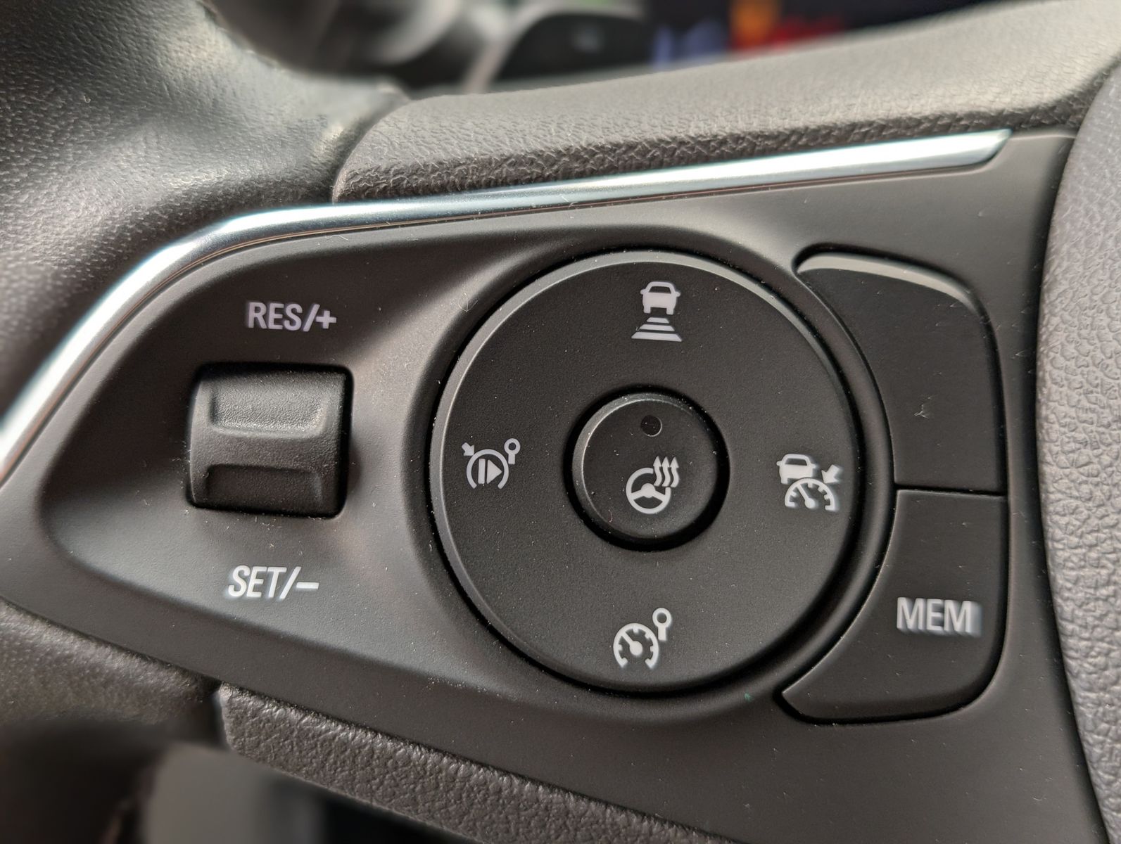 Fahrzeugabbildung Opel Mokka 1.2 Ultimate Aut. Winter-Paket Kamera ACC