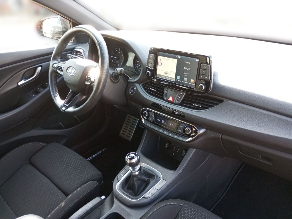 Fahrzeugabbildung Hyundai i30 1.4 Turbo M/T N-LINE Komfortpaket + Navi
