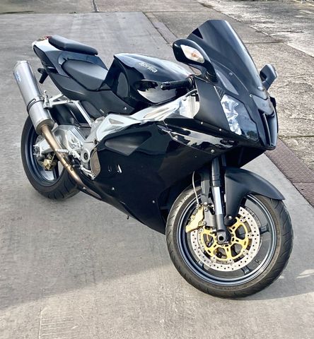 Aprilia RSV 1000 RR mit 140 PS  Guten Zustand HR NEU