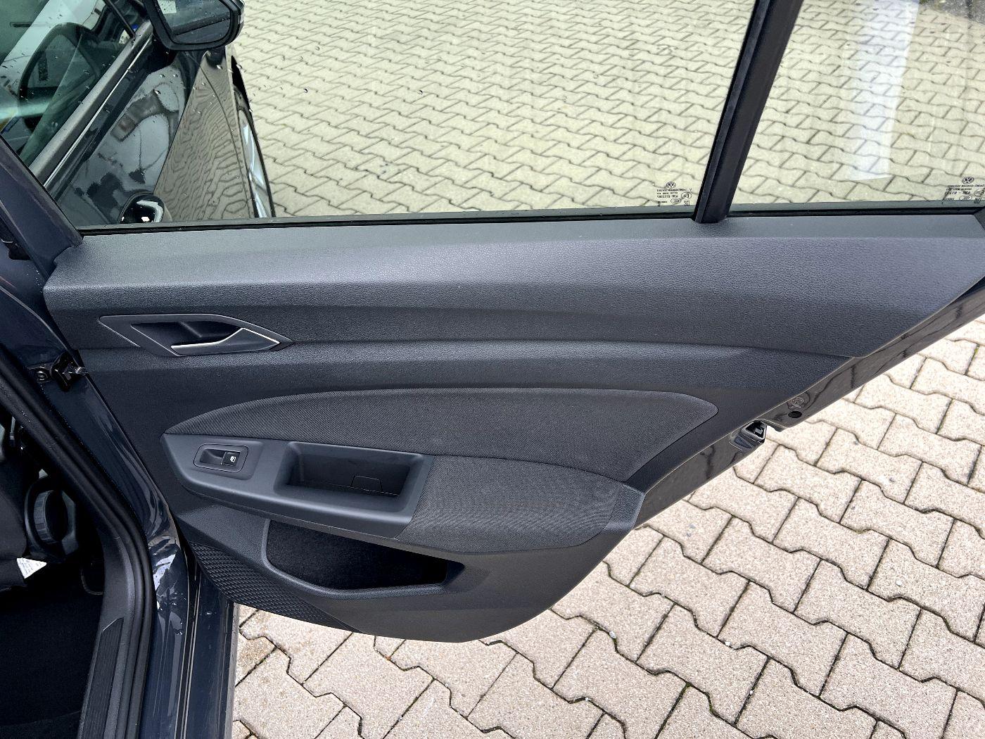 Volkswagen Golf VIII 2.0 TDI Life *LED Navi ACC Massage DAB, миниатюра 14