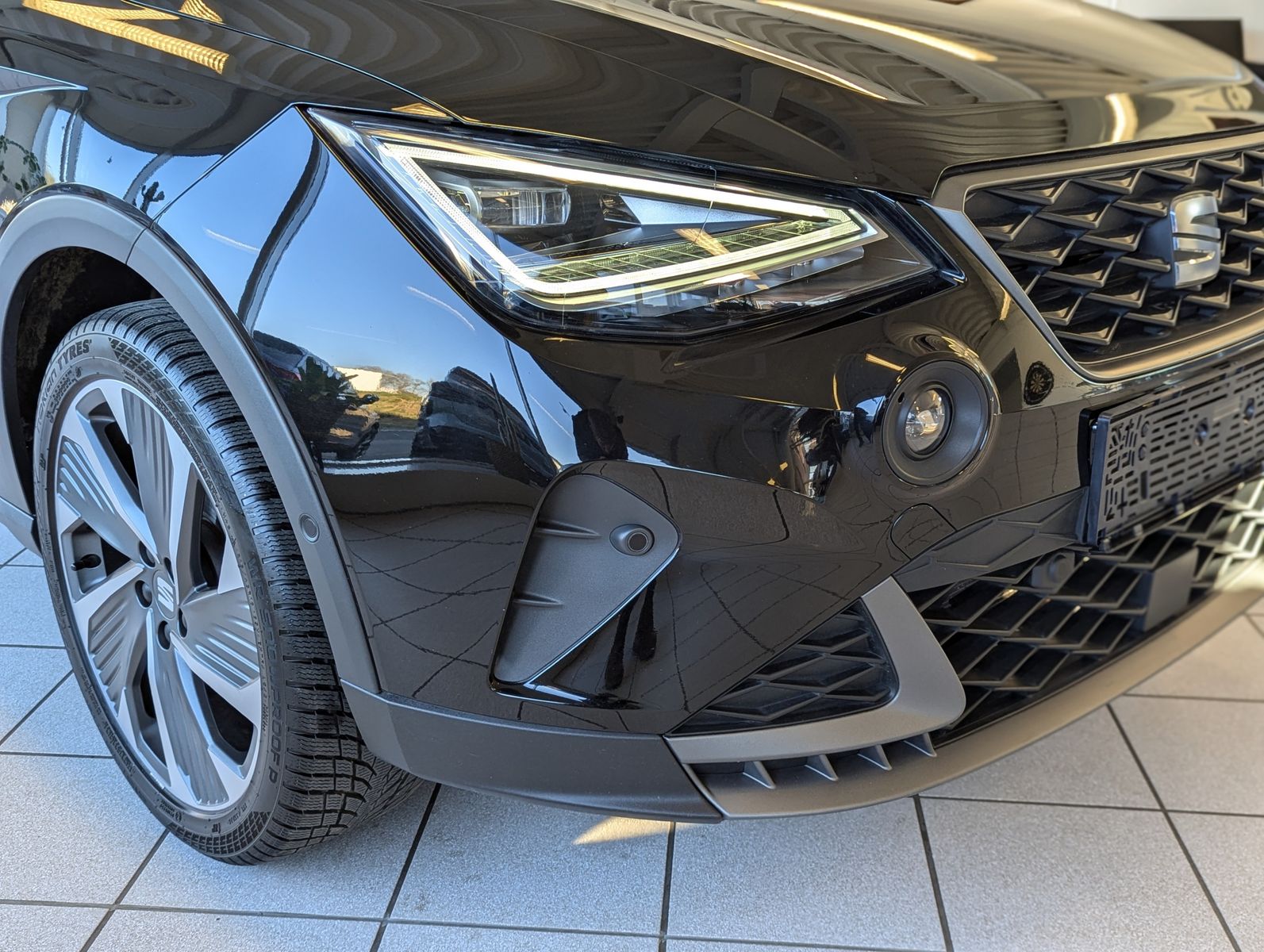 Fahrzeugabbildung SEAT Arona 1.5 TSI DSG FR LED ACC Cam Dinamica AHK 18