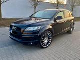 Audi Q7 3.0 TDI (DPF) quattro tiptronic - - Audi Q7 aus 2012 mit Diesel-Antrieb