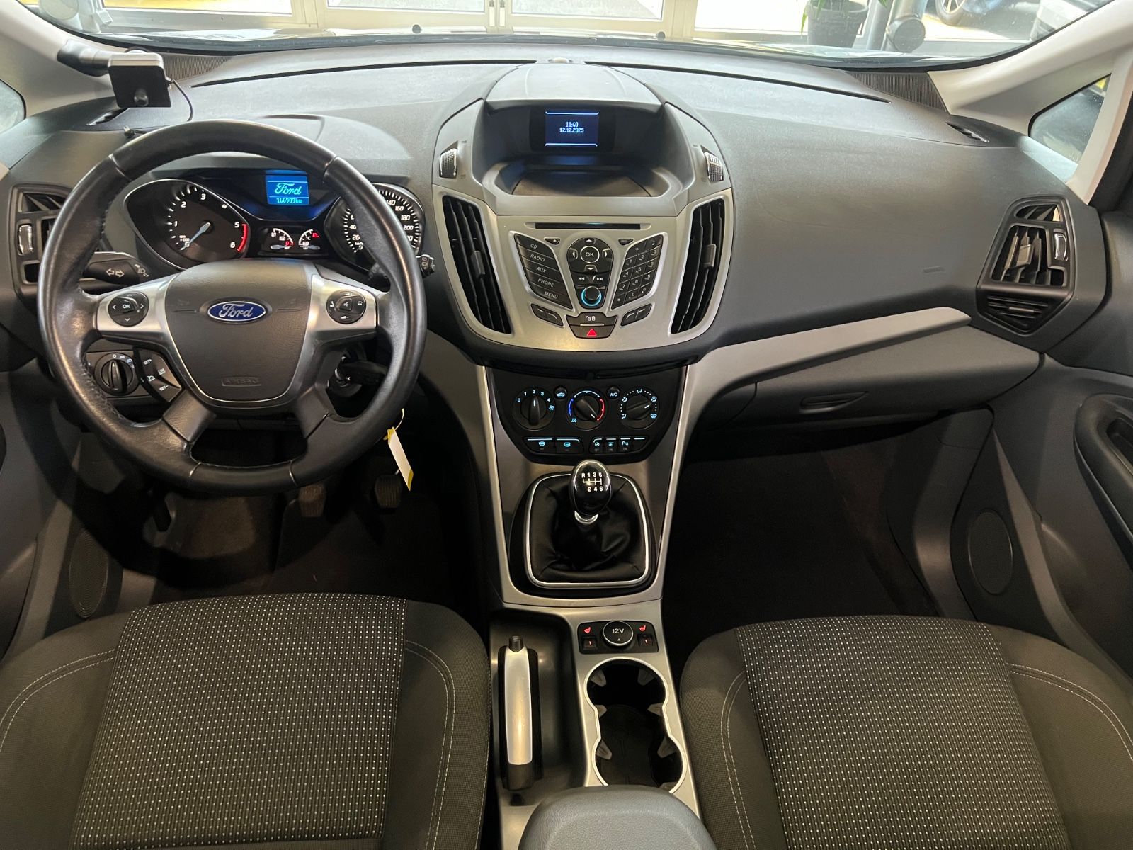 Fahrzeugabbildung Ford Grand C-MAX 1.6 Champions Edition