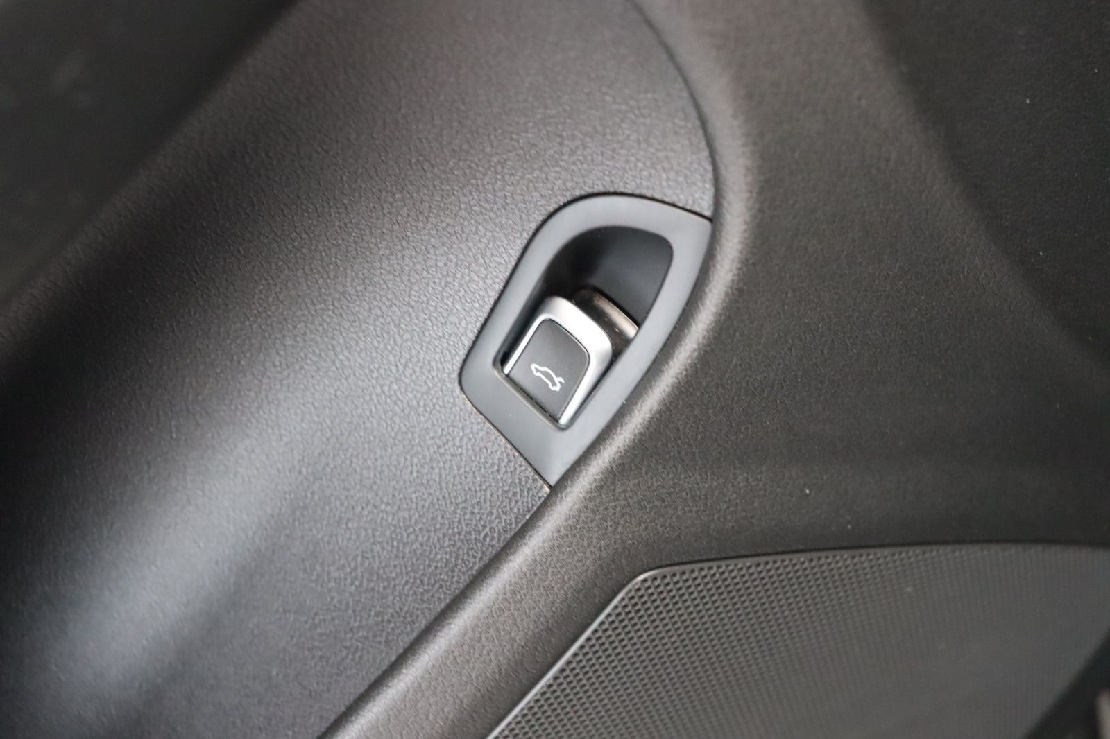 Fahrzeugabbildung Audi A4 3.0 TDI S tronic * Xenon * Navi * el. Sitze