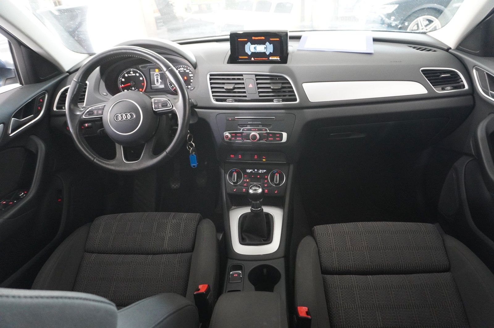 Fahrzeugabbildung Audi Q3 1.4 TFSI ULTRA SPORT NAVI/SHZ/PDC/SPORT/AHK