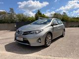 Toyota Auris Hybrid Start-ParkPilot-Shz-TÜV NEU-NAVI - Toyota Auris Gebrauchtwagen in München