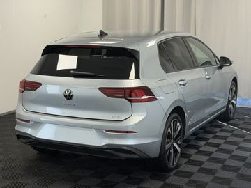 Volkswagen Golf - 8