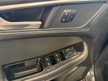 Ford S-Max - 12