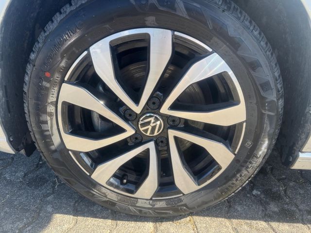 Golf VIII Active 1.5 TSI LED Navi AHK Climatroni