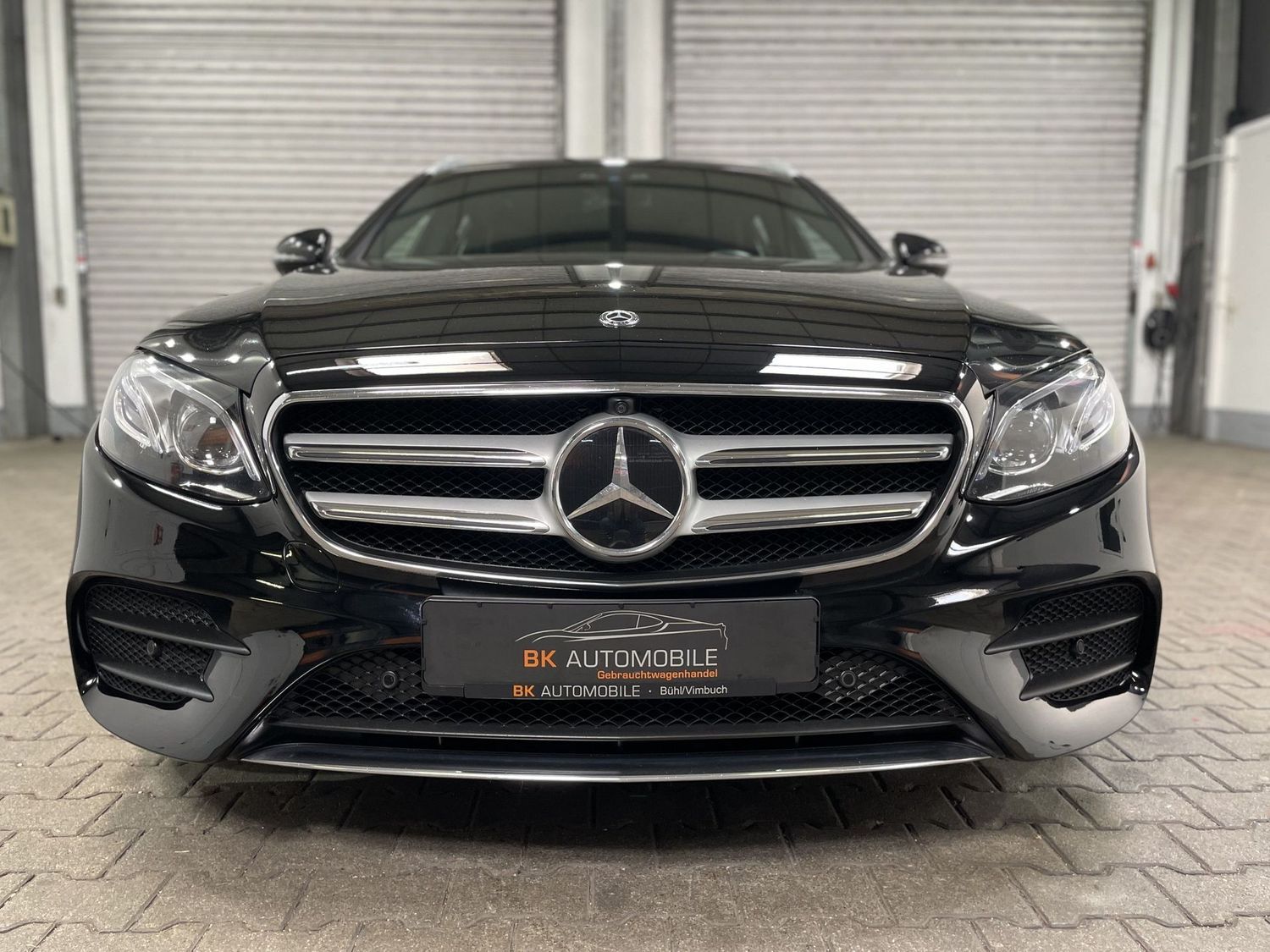 Fahrzeugabbildung Mercedes-Benz E 300 d AMG#Memory#Luft#360°#Alcantara#LED#ACC#S