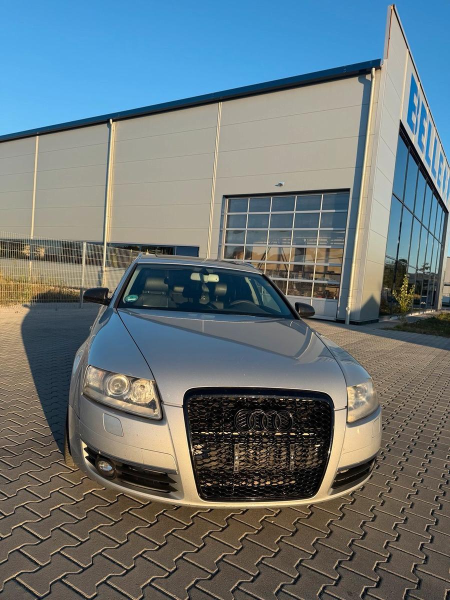 Audi Quattro 2005 — салон