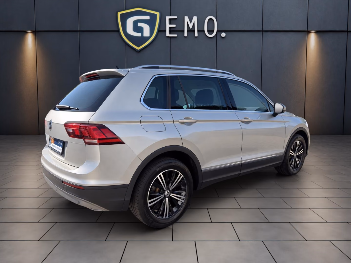 Volkswagen Tiguan Comfortline NAVI DSG ACC PDC SHZ LED