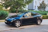 Tesla Model Y  RWD  Schwarz  2023  23380km