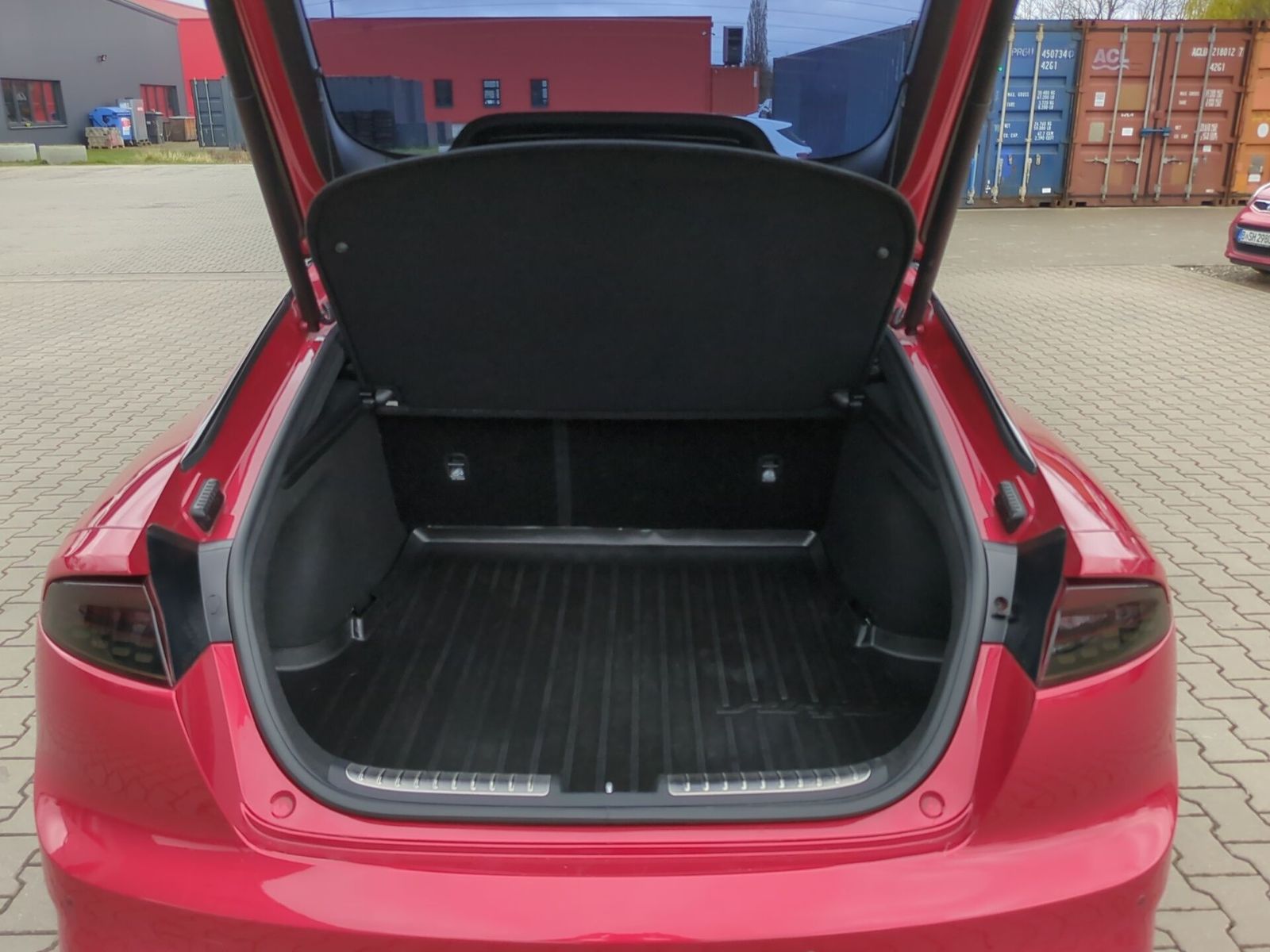 Fahrzeugabbildung Kia STINGER 3.3T AWD AT8 GT VEL.LED GD BASTUCK 20"